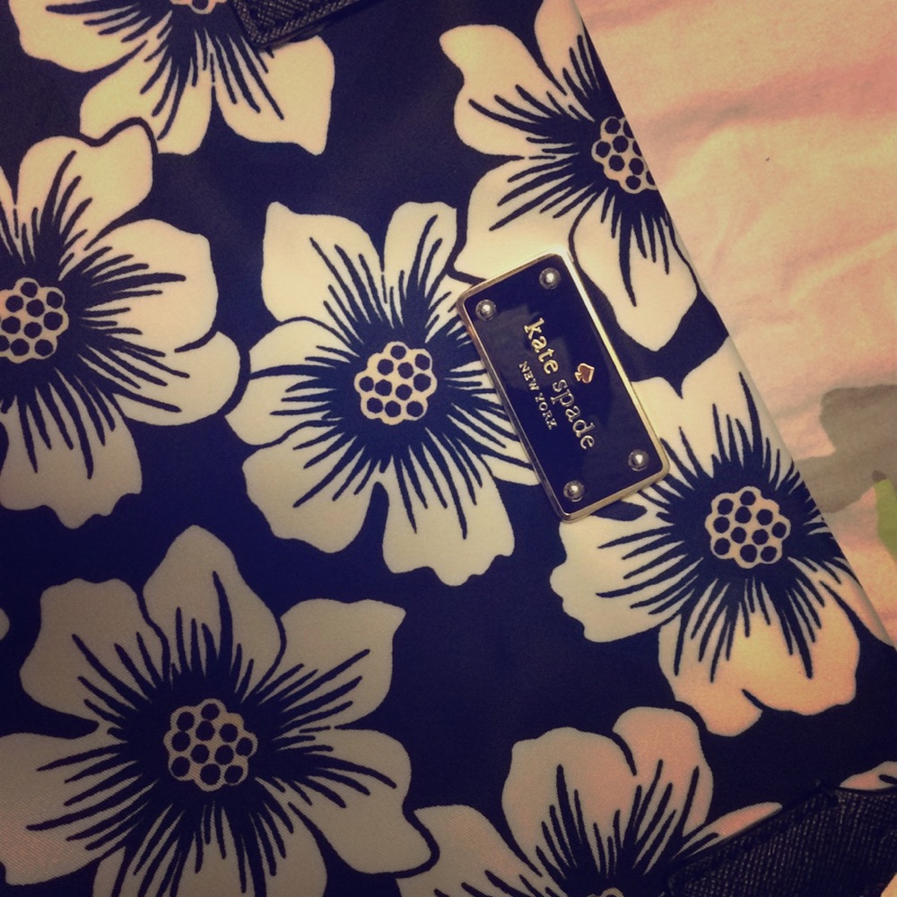Medium size tote
